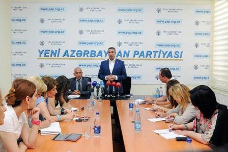 Yeni Azərbaycan Partiyası media nümayəndələrini mükafatlandırdı