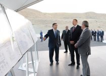 Ильхам Алиев принял участие в церемонии закладки фундамента водовыпускной установки для подачи воды из канала Тахтакерпю-Джейранбатан (ФОТО)