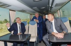Ильхам Алиев ознакомился с работами по комплексному восстановлению экологического состояния озера Беюкшор и прилегающих к нему территорий (ФОТО)