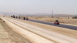 Bilgəh-Novxanı-Şamaxı istiqamətində inşa olunan yeni yolda tikinti işləri intensivləşib (FOTO)