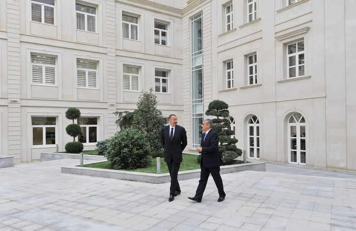 Azerbaijani president reviews newly-built office building of Finance Ministry (PHOTO)