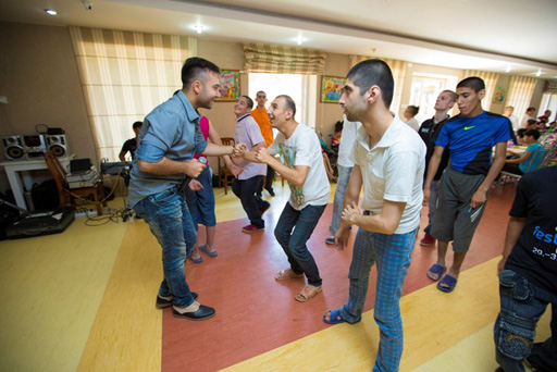 Азербайджанские певцы порадовали детей-инвалидов на праздник Рамазан (ФОТО)