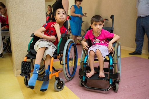 Азербайджанские певцы порадовали детей-инвалидов на праздник Рамазан (ФОТО)