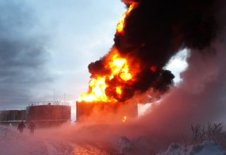 В Иране потушили пожар на крупном нефтеперерабатывающем заводе