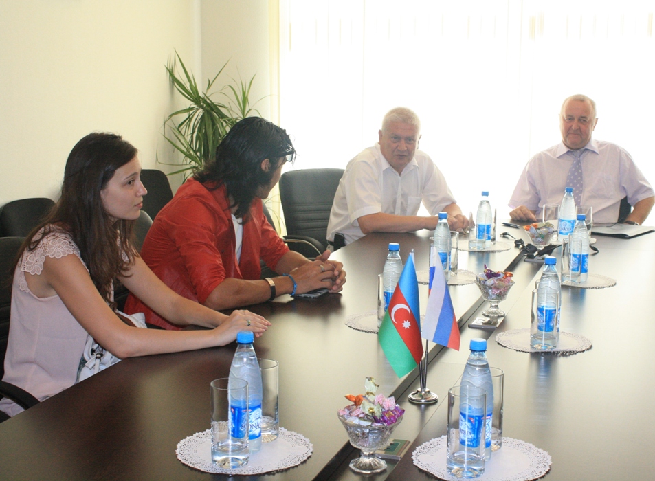 В  Азербайджане находится делегация российской молодежи (ФОТО)