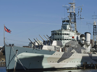 Великобритания направила к берегам Ливии военный корабль для эвакуации своих подданных
