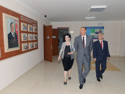 Президент Азербайджана ознакомился с состоянием здания одной из бакинских средних школ после капремонта (ФОТО)