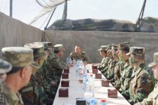 Президент Азербайджана посетил воинскую часть в Агдамском районе и провел оперативное совещание (ФОТО)