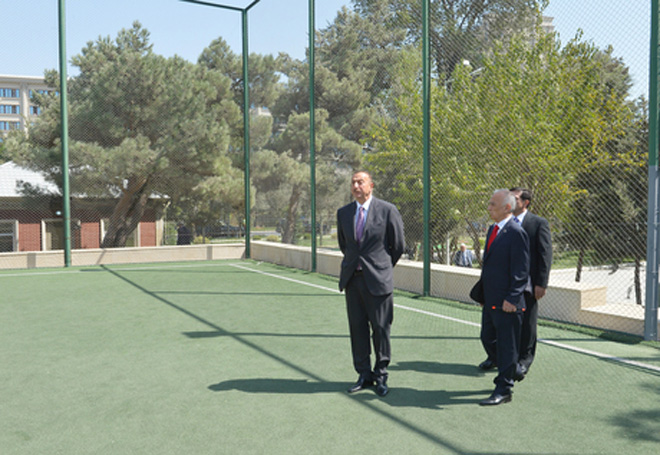 Президент Азербайджана ознакомился со зданием одной из бакинских средних школ после капремонта и реконструкции