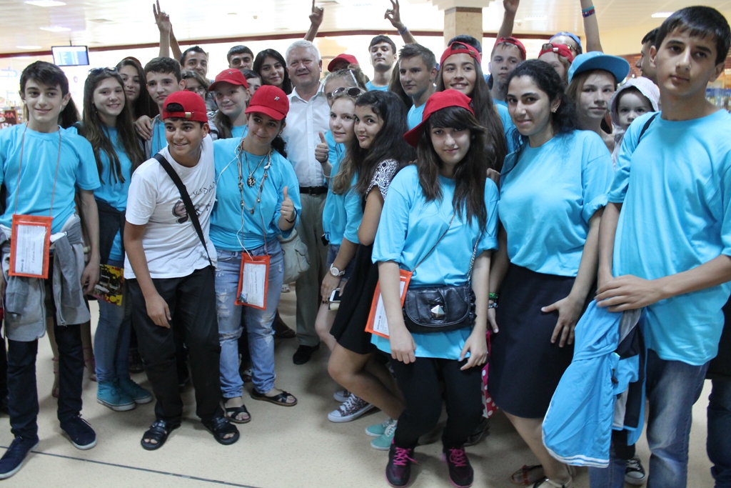 Азербайджанские школьники и студенты вернулись из увлекательной поездки по России (ФОТО)