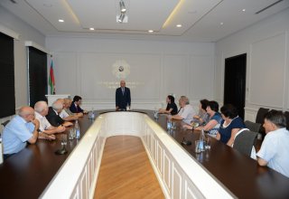 В Азербайджане директора школ, достигшие пенсионного возраста, смогут стать членами Совета старейшин