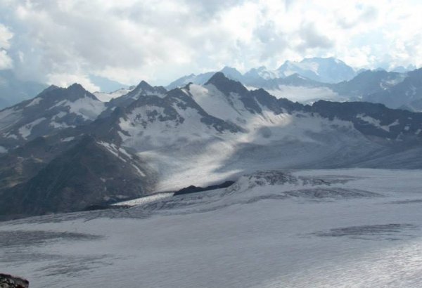 Группу из четырех альпинистов спасли на горе Нандадеви в Индии