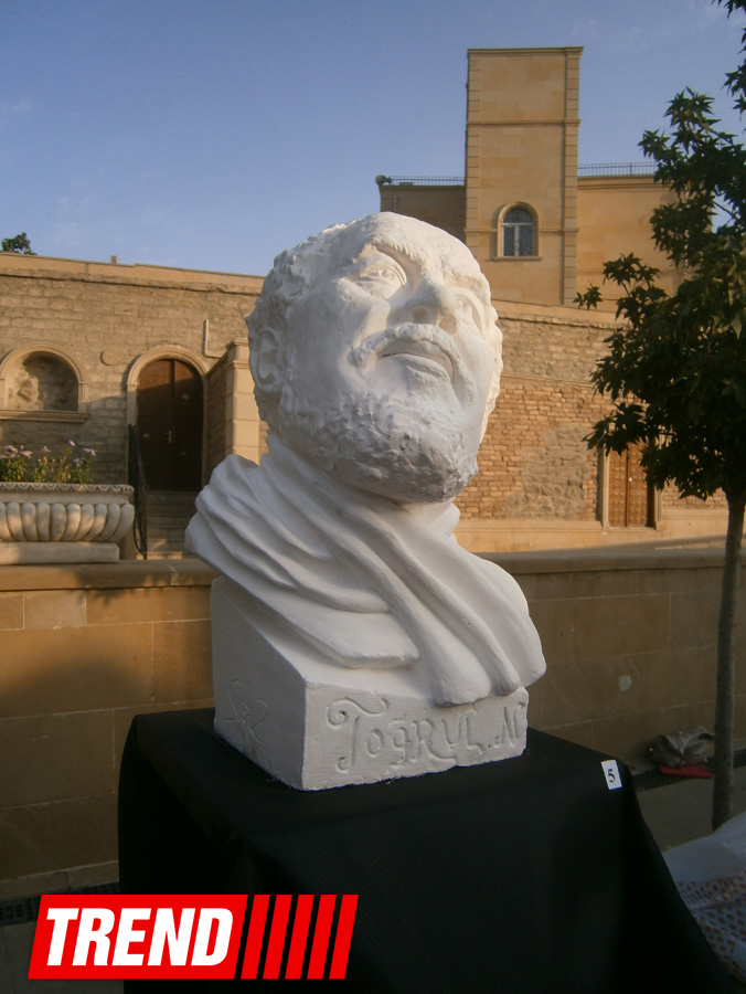 Выставка "Живая история": известные исторические личности в работах азербайджанских скульпторов (ФОТО)