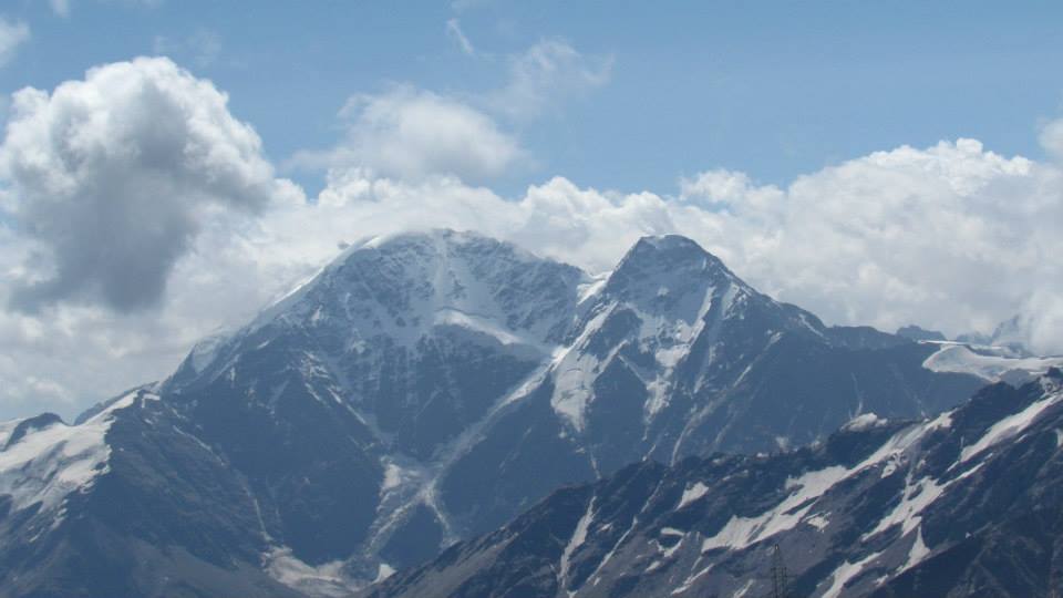 Азербайджанские альпинисты покорили Эльбрус (ФОТО)
