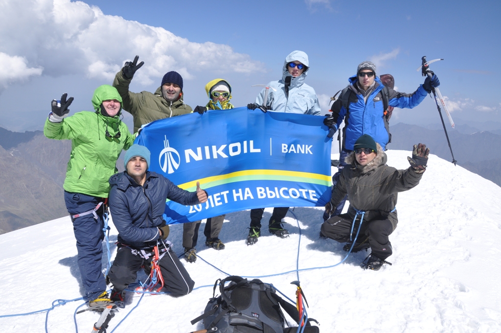 Азербайджанские альпинисты покорили Казбек