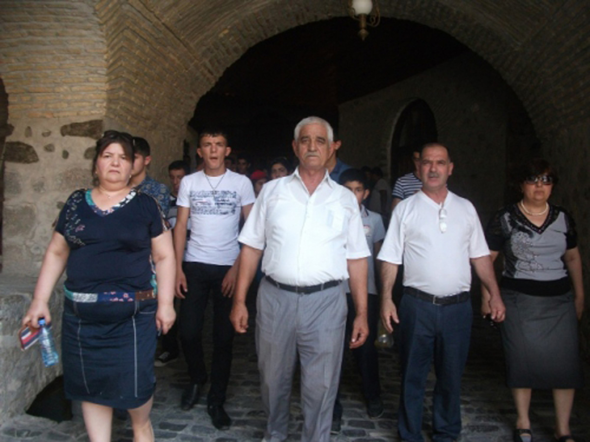 В Азербайджане проводятся экскурсионные туры "Узнай свою страну" (ФОТО)