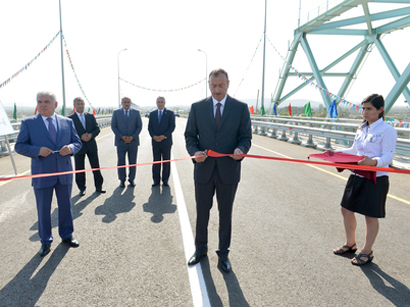 Azerbaijani president attends opening of bridge over Kur River in Shirvan
