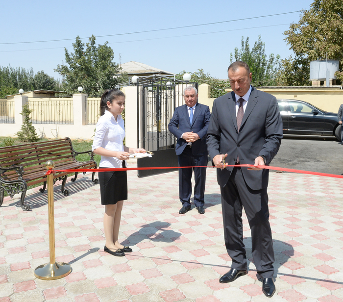 Президент Ильхам Алиев принял участие в открытии яслей-детского сада в Горадизе (ФОТО)