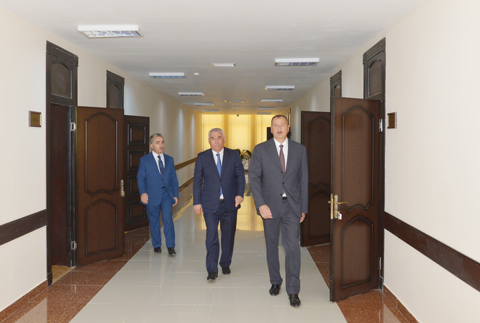 Президент Азербайджана ознакомился с новым зданием ИВ Физулинского района (ФОТО)
