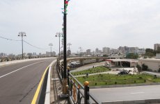 Президент Ильхам Алиев принял участие в открытии в Баку дорожного узла (ФОТО)