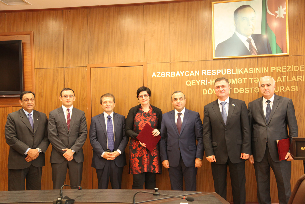 Azerbaijan signs grant agreements with two Italian NGOs (PHOTO)