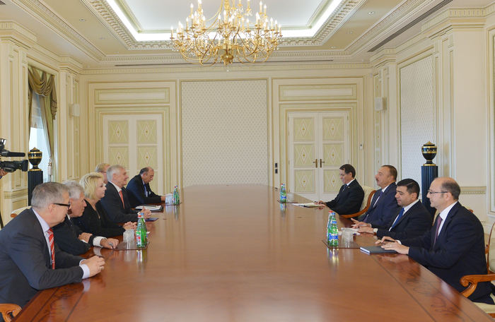 Президент Азербайджана принял делегацию политиков и предпринимателей Германии