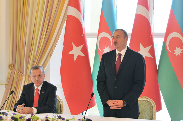 Prezident İlham Əliyev: Azərbaycanda elə bir insan tapılmaz ki, Türkiyəni öz doğma vətəni kimi sevməsin (FOTO)