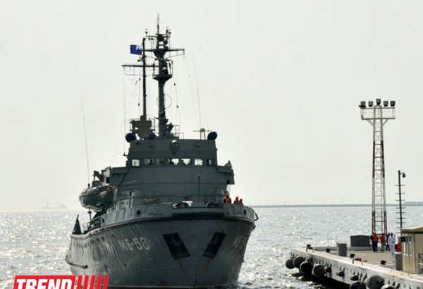 Rusiyanın Hərbi Dəniz Donanmasının Xəzər flotiliyasının dəniz piyada qoşunu Dağıstanda təlimləri keçirir
