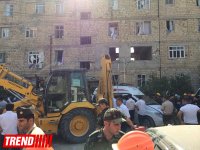 В Хырдалане произошел взрыв в строящемся здании, ведутся спасательные работы (версия 2)  (ФОТО)