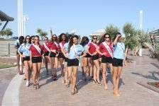 Участницы "Miss Globe İnternational" провели репетицию на искусственном архипелаге в Баку (ФОТО)