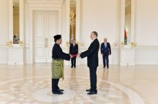 Azerbaijani president receives newly-appointed Malaysian ambassador’s credentials