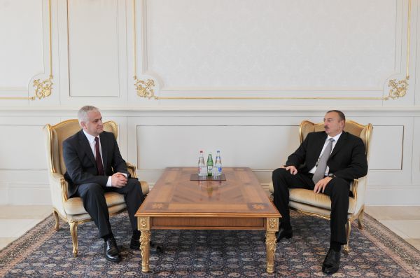 Azerbaijani president receives newly-appointed Lithuanian ambassador’s credentials