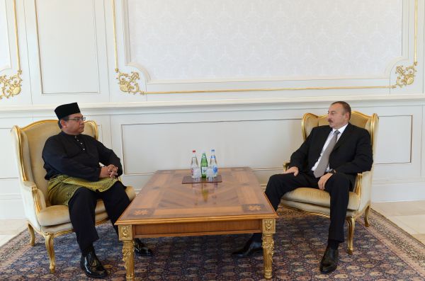 Azerbaijani president receives newly-appointed Malaysian ambassador’s credentials