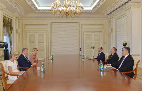 Azerbaijani president receives delegation led by EU Commissioner