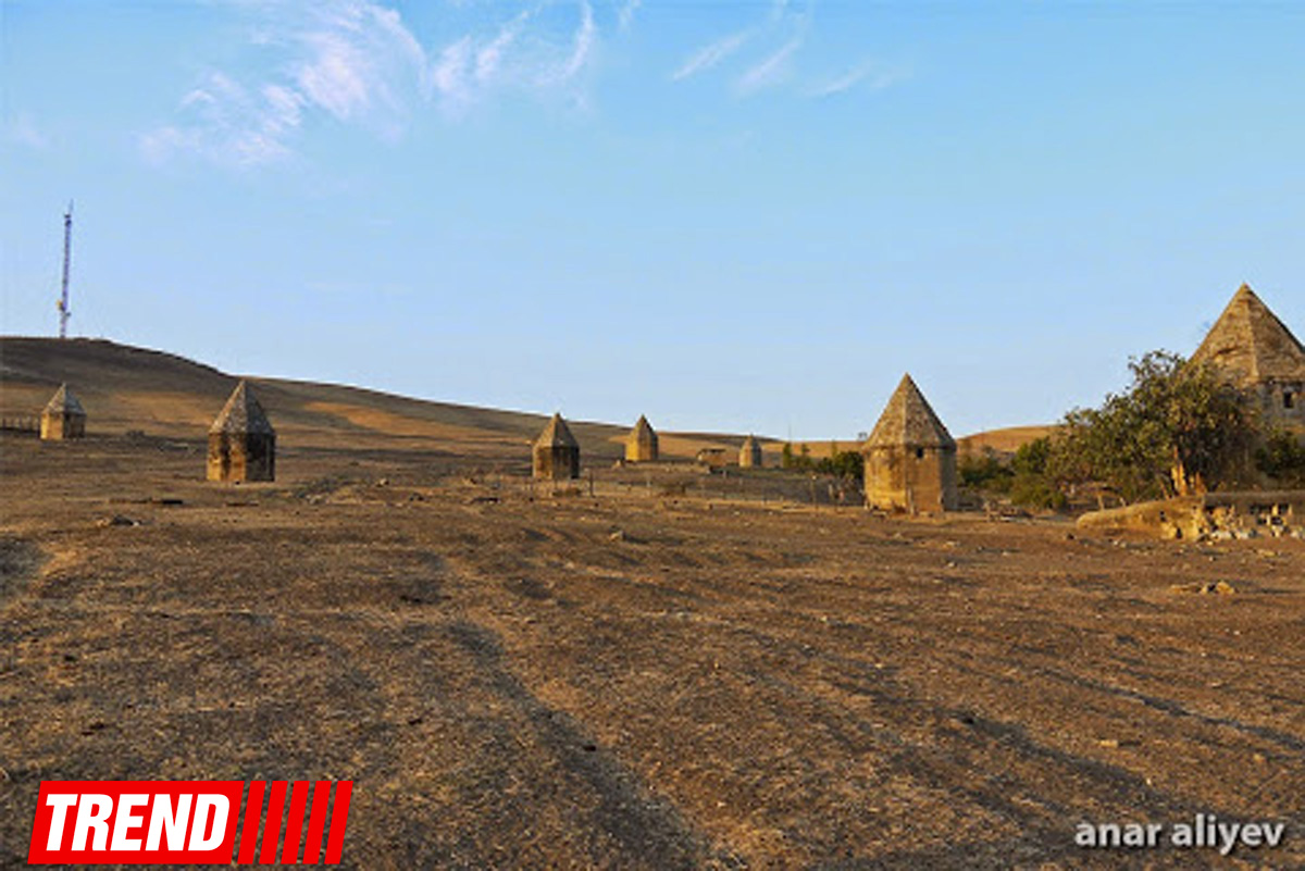 Qədim, sirli Şamaxı - Qəleybuğurt qalası, Kələxana türbəsi, Avaxıl qəbiristanlığı (FOTO)