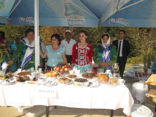 В Азербайджане впервые прошел Фестиваль творчества долгожителей (ФОТО)