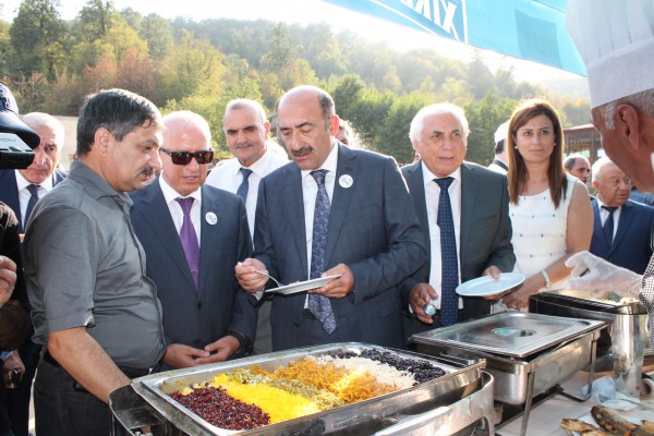 В Азербайджане впервые прошел Фестиваль творчества долгожителей (ФОТО)