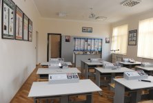 Президент Ильхам Алиев ознакомился с условиями в бакинских школах номер 32 и 12 после ремонта и реконструкции (ФОТО)