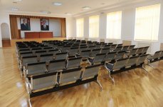 Президент Ильхам Алиев ознакомился с условиями в бакинских школах номер 32 и 12 после ремонта и реконструкции (ФОТО)