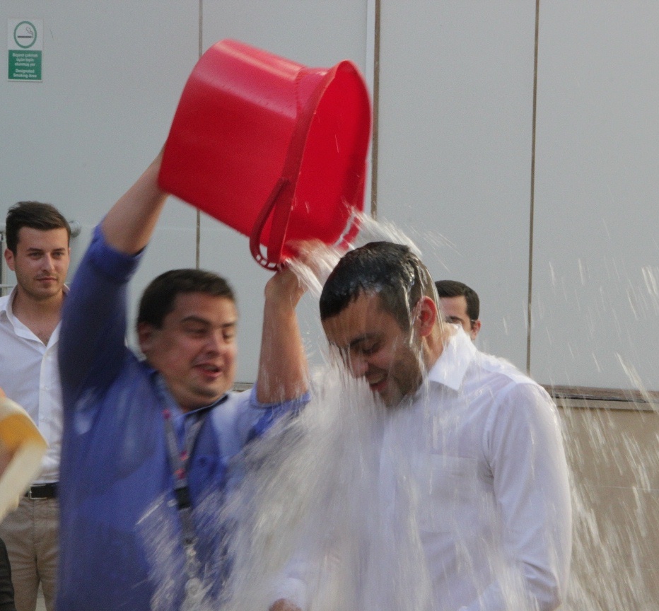 Azerfon leadership Joins Ice Bucket Challenge campaign (PHOTO)