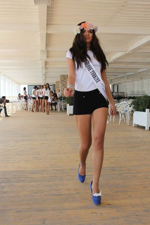 "Miss Globe International"ın finalçıları: Bakı əsl cənnət guşəsidir (FOTO)