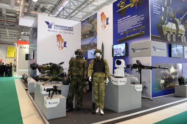 Ильхам Алиев ознакомился с первой Азербайджанской международной выставкой оборонной промышленности (ФОТО)