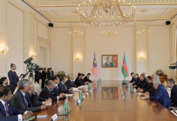 Azerbaijani president, Malaysian PM hold expanded meeting