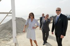 Azerbaijani president, his spouse review progress of construction at White City Boulevard - Gallery Thumbnail