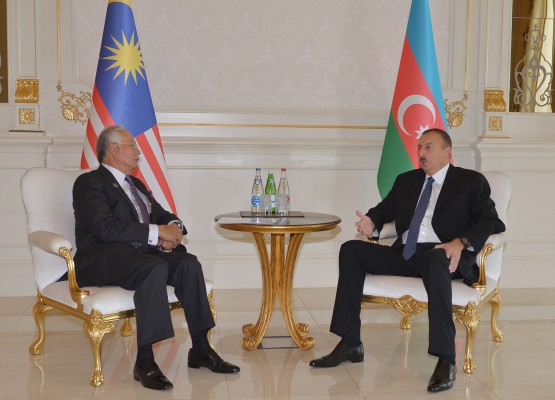 Azerbaijani president holds one on one meeting with Malaysia’s PM