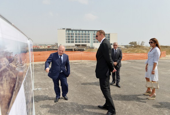 Azerbaijani president, his spouse review progress of construction at White City Boulevard