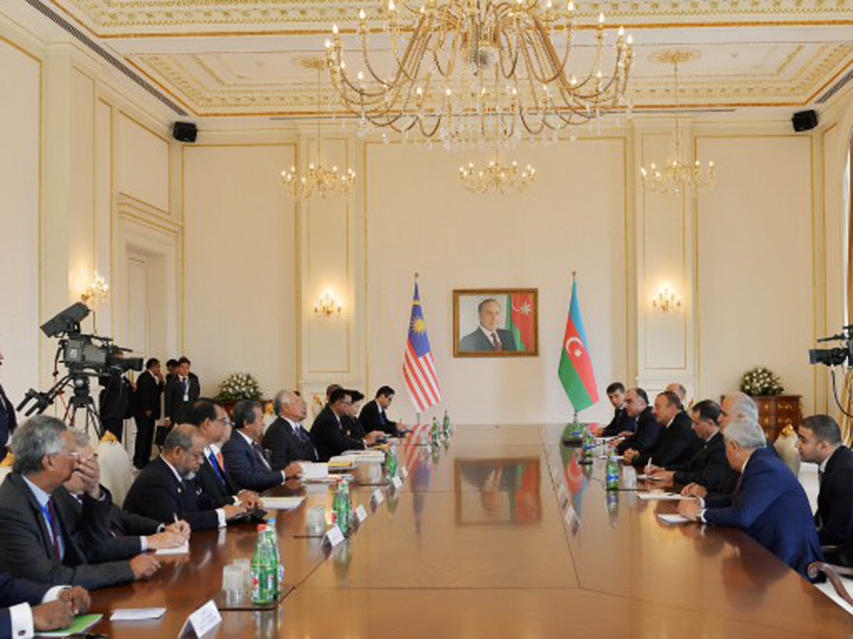 Ильхам Алиев: Малайзия для Азербайджана – близкий друг и партнер