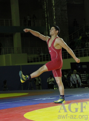 Азербайджанский борец победил армянина за 23 секунды (ФОТО)