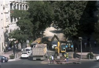 Bakıda asfalt örtüyünün dəyişdirilməsi ilə əlaqədar iki yol bağlanıb (FOTO)