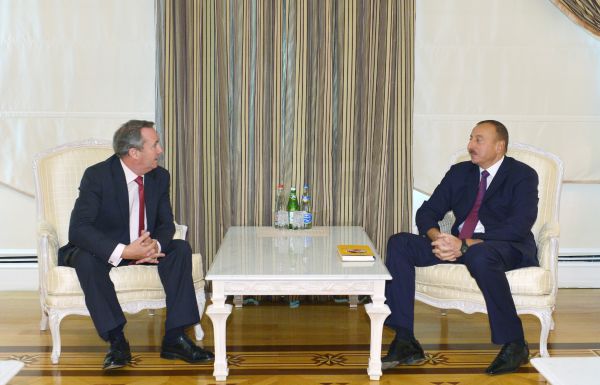 Azerbaijani president receives former UK Secretary of State for Defence